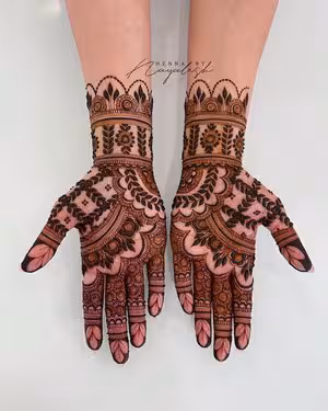 Arabic Wave Pattern mehndi design for front hand — intricate henna pattern