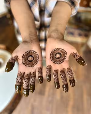 Foot Checkered Fill mehndi design for front hand — charming henna pattern