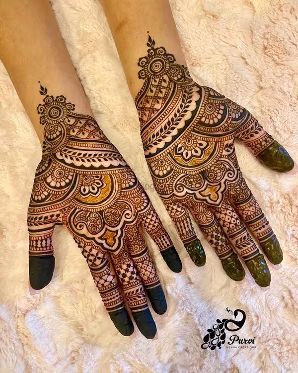 Gulf Ring Pattern mehndi design for back hand — stunning henna pattern