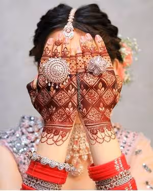 Back Hand Ring Pattern mehndi design for finger — classic henna pattern