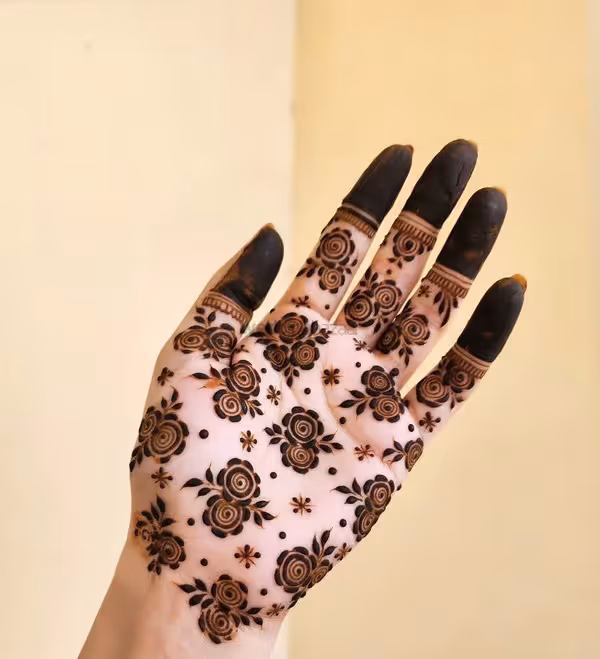 African Wave Pattern mehndi design for back hand — mesmerizing henna pattern