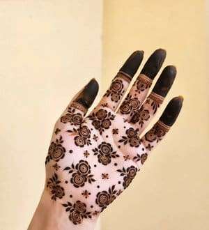 Minimalist Mehndi Designs pattern 566
