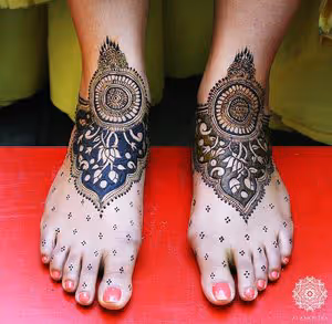 Back Hand Mehndi Designs pattern 535