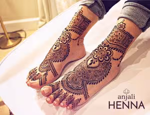 Leg & Feet Mehndi Designs pattern 881