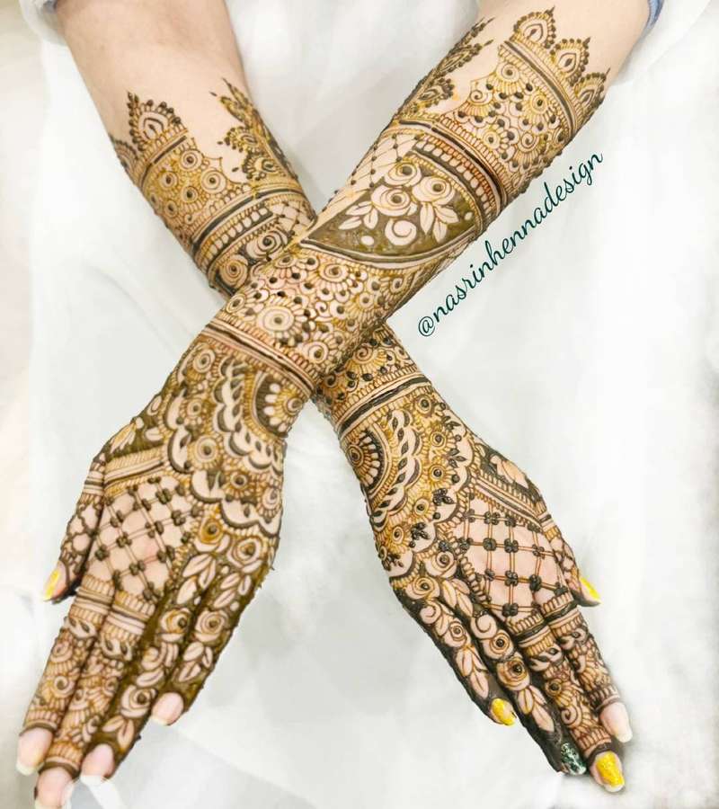 Gulf Dotwork mehndi design for back hand — delicate henna pattern