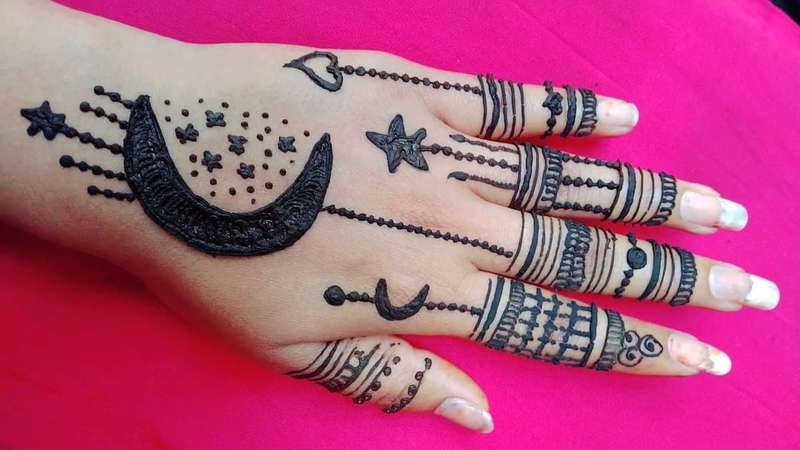 Arabic Star Cluster mehndi design for back hand — gorgeous henna pattern