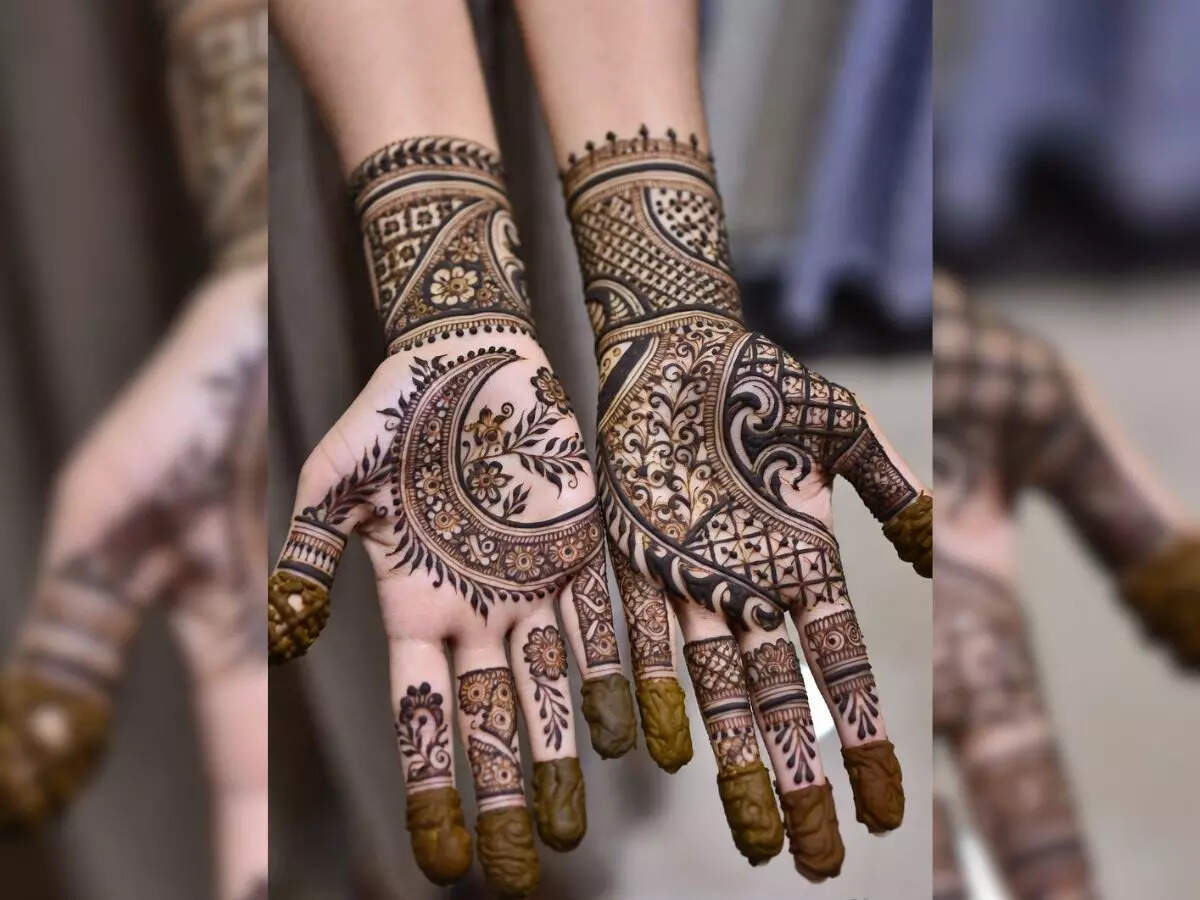 Exquisite Bridal Mehndi Design #1
