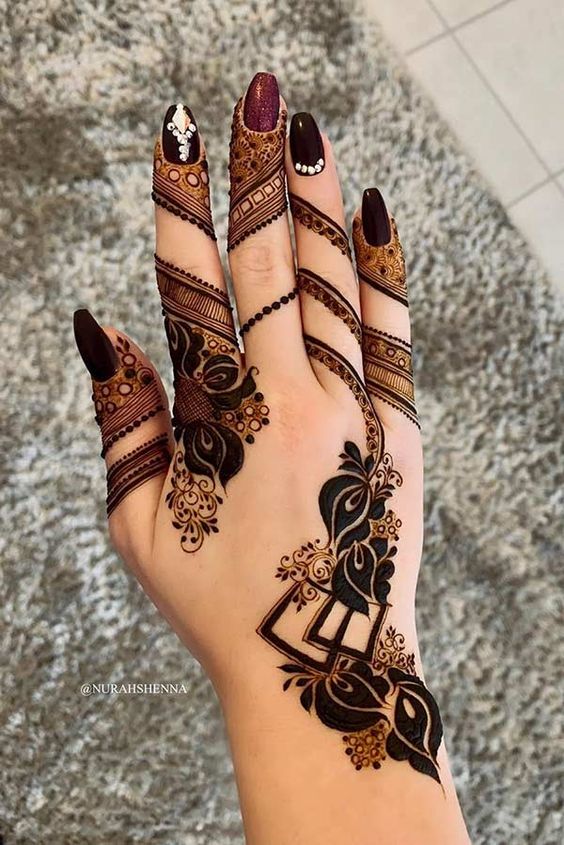 Modern Bridal Henna Look #15