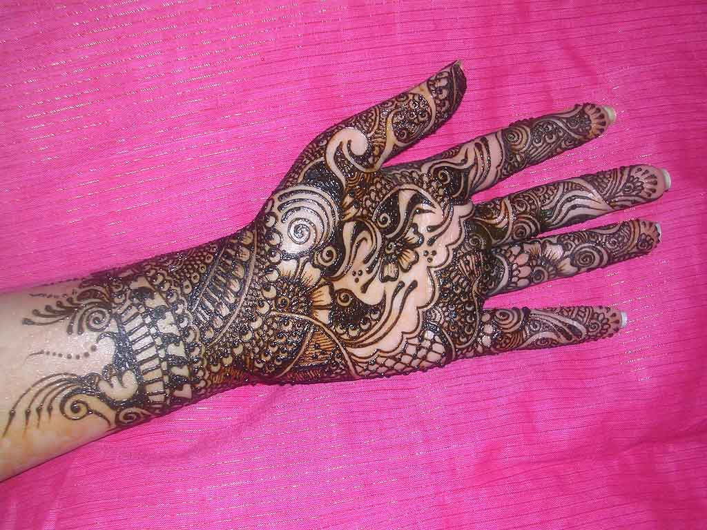 Modern Bridal Henna Look #55