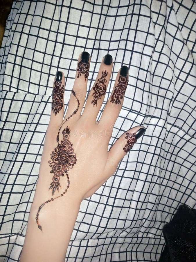 Eid Lotus Pattern mehndi design for back hand — mesmerizing henna pattern