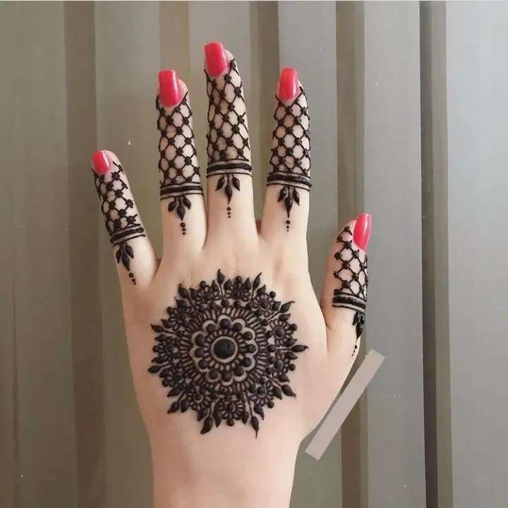 African Ring Pattern mehndi design for front hand — classic henna pattern