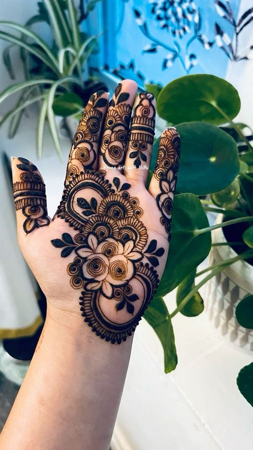 Bold Arabic Eid Mehndi #3