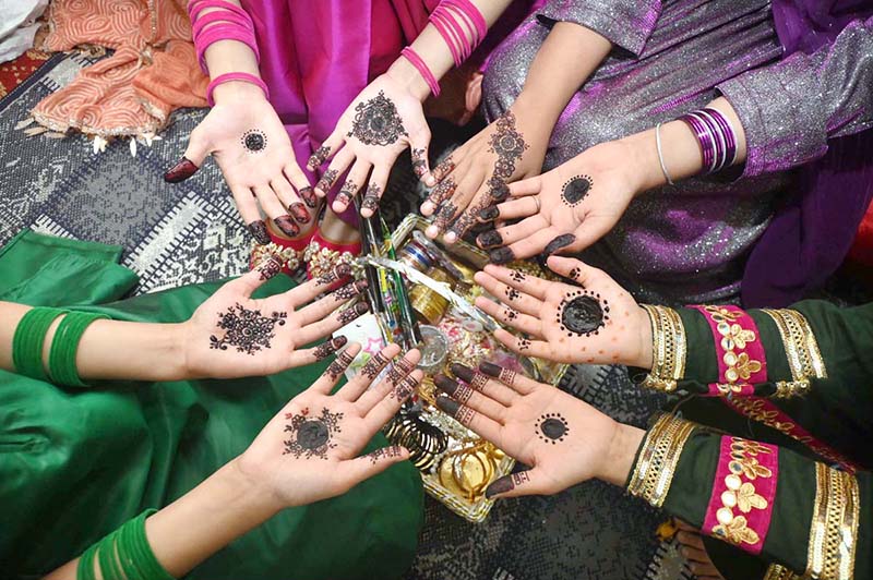 Eid Mehndi Inspiration: Design #61