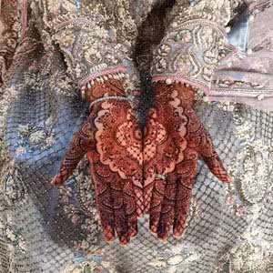 Modern Ring Pattern mehndi design for foot — alluring henna pattern