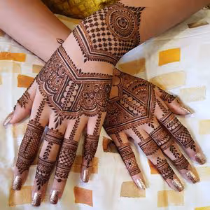Front Hand Mehndi Designs pattern 138