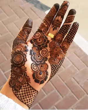 Moroccan Ring Pattern mehndi design for front hand — contemporary henna pattern
